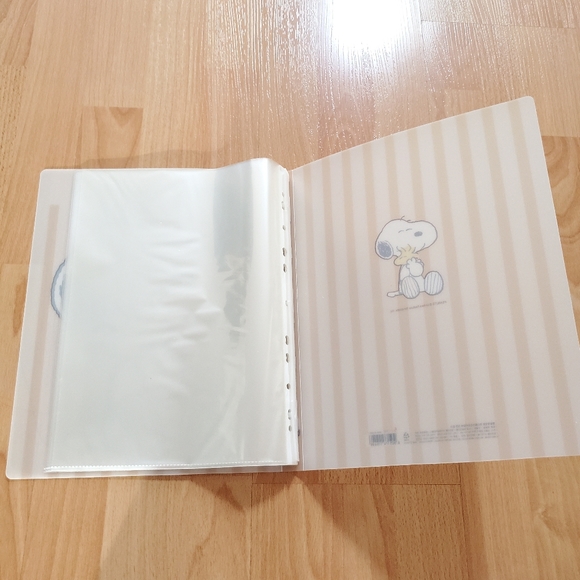 Brand new snoopy woodstock peanuts file folder - Picture 2 of 5